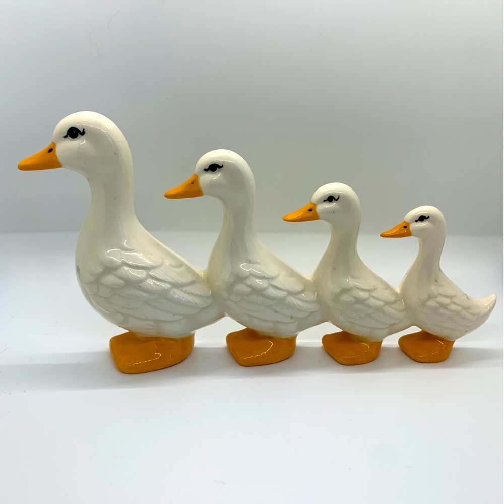 Ducks In A Row Wall Hanging or Figurine Hand Painted Glazed Porcelain VTG